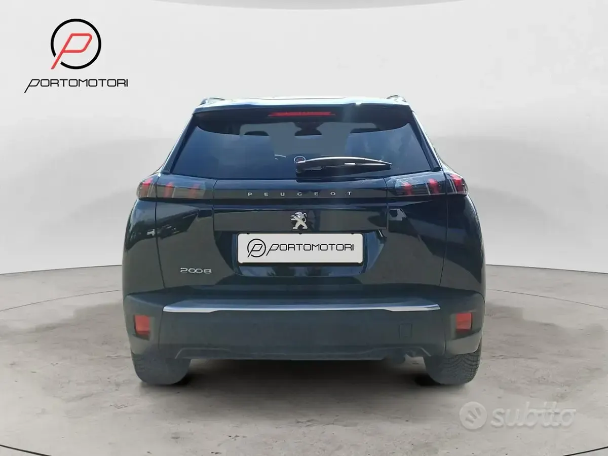 Usata Peugeot 2008 Allure 101 CV (74 kW) 2022 Nero SUV