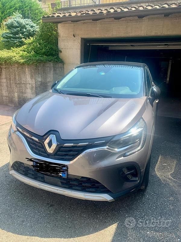 Usata Renault Captur 100 CV (73 kW) 2020 Marrone SUV
