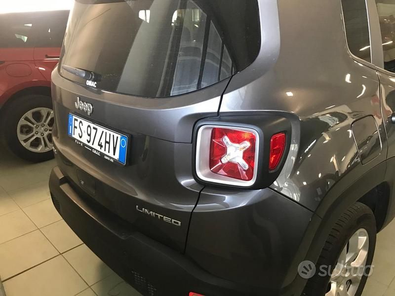 Usata Jeep Renegade Limited 140 CV (102 kW) 2018 Grigio SUV