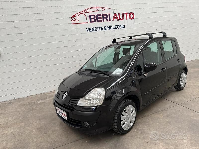 Usata Renault Modus 74 CV (54 kW) 2011 Nero Monovolume