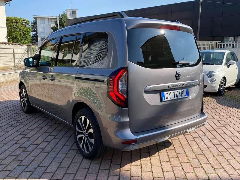 Usata Renault Kangoo Techno 131 CV (96 kW) 2025 Grigio Monovolume