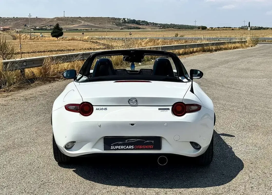 Usata Mazda MX5 Inclusive 184 CV (135 kW) 2021 Bianco Cabrio