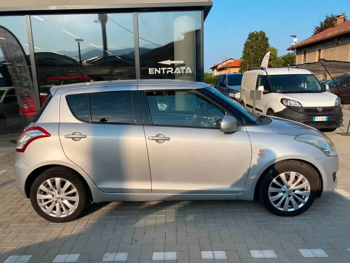Usata Suzuki Swift GL 94 CV (69 kW) 2012 Giallo Utilitaria