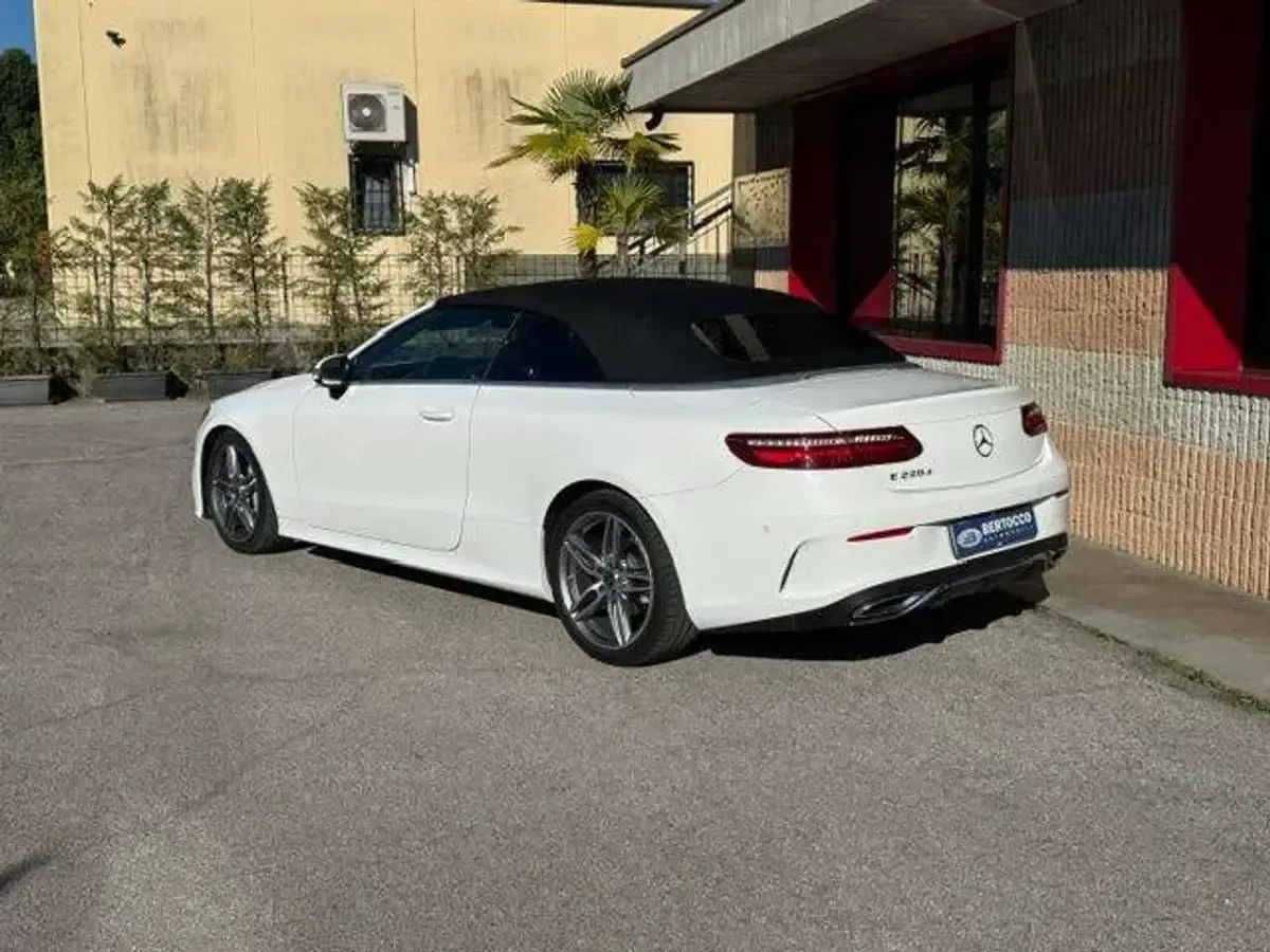 Usata Mercedes E220 Premium Plus 194 CV (142 kW) 2017 Bianco Cabrio