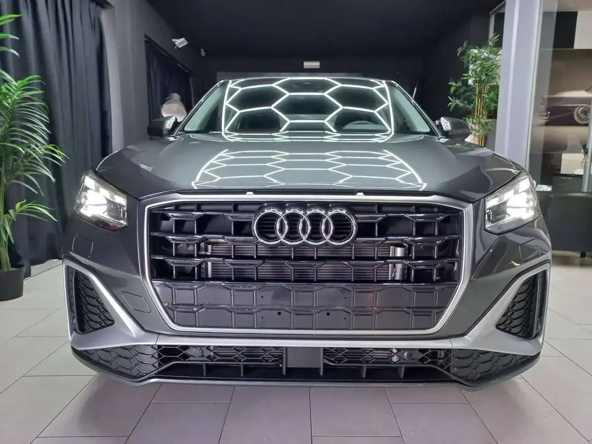 Nuova Audi Q2 S-Line 150 CV (110 kW) 2025 Grigio SUV