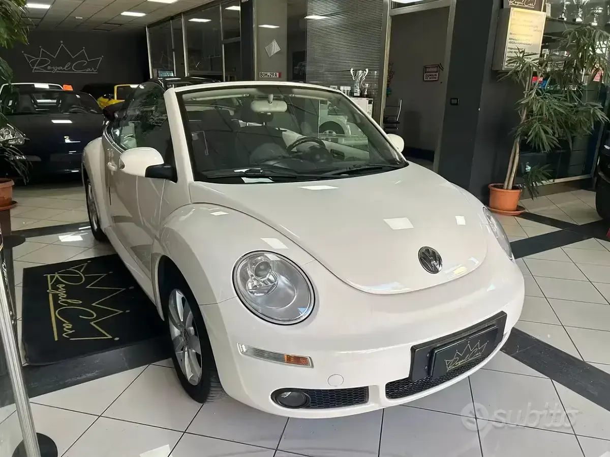 Usata VW New Beetle 105 CV (77 kW) 2008 Beige Utilitaria