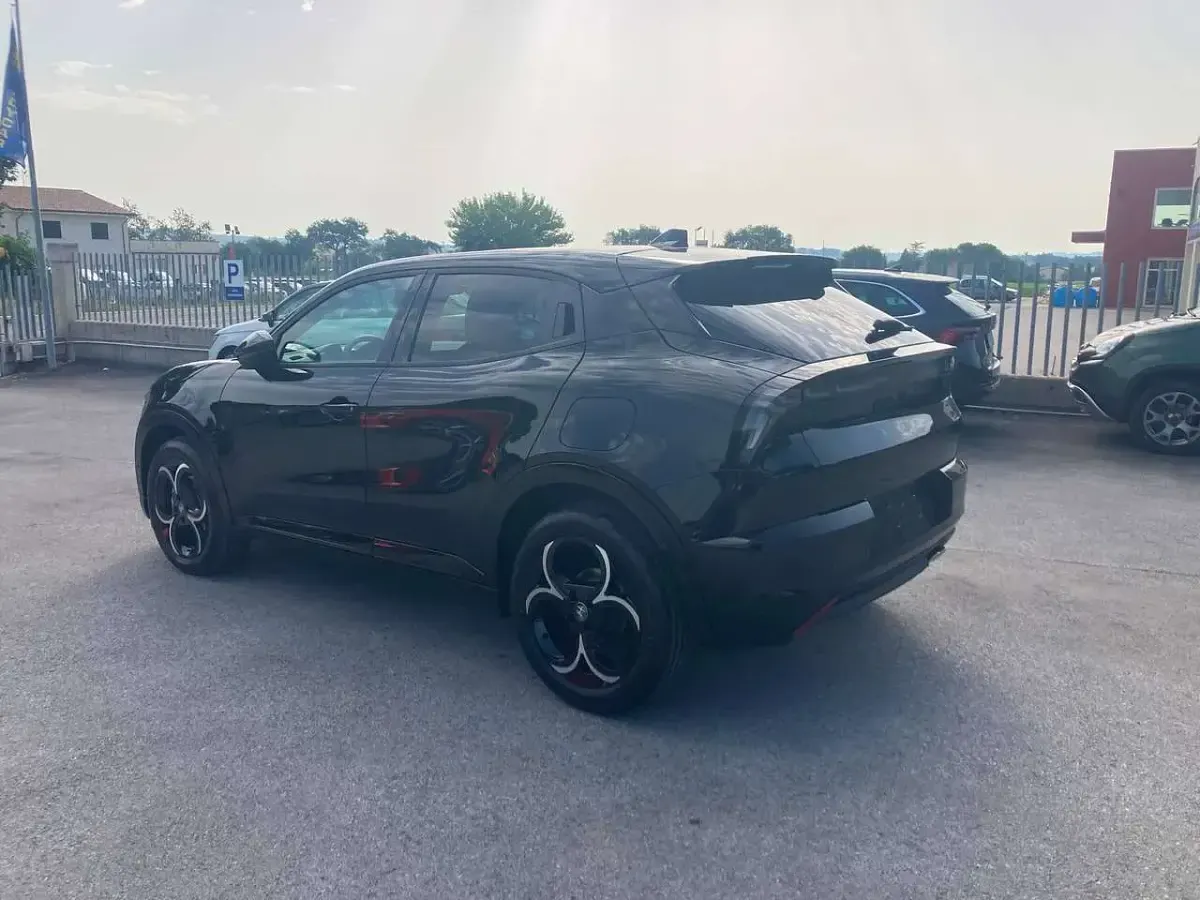 Nuova Alfa Romeo GT Junior Ti 145 CV (106 kW) 2026 Nero SUV