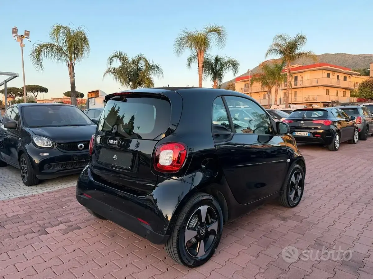 Usata Smart ForTwo Electric Drive 41 kW (56 CV) 2022 Nero Berlina