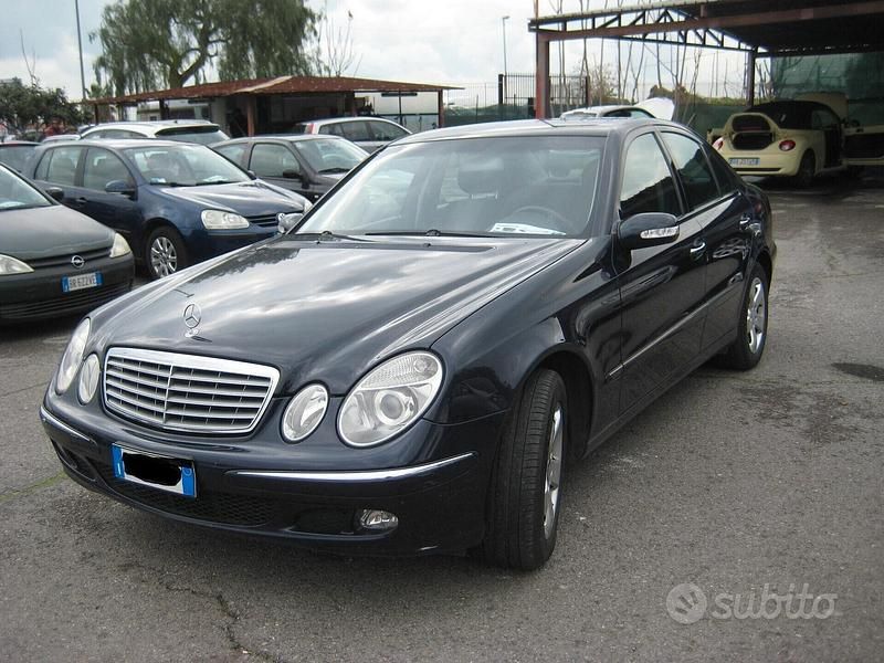 Usata Mercedes E270 Elegance 224 CV (164 kW) 2008 Nero Berlina