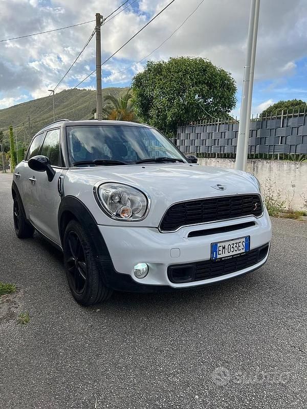 Bianco Usata 2012 Mini Countryman SUV | 6500 € (Ottimo prezzo) - Immagine 1/4