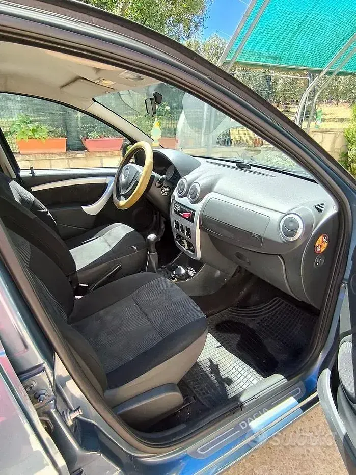 Usata Dacia Sandero 75 CV (55 kW) 2009 Bluazzurro Berlina