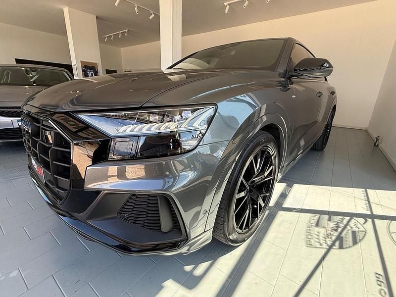 Usata Audi Q8 Sport 286 CV (210 kW) 2021 Grigio SUV