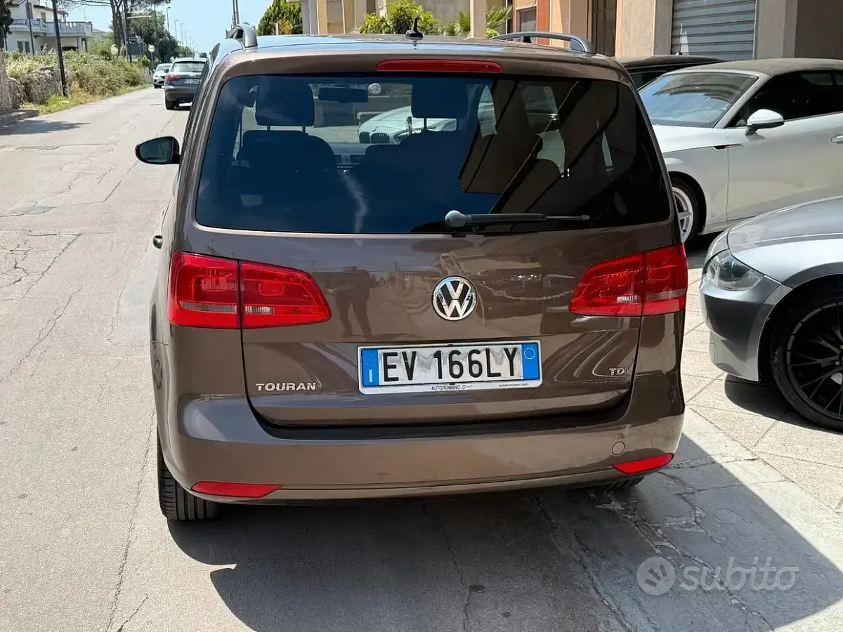 Usata VW Touran Comfortline 105 CV (77 kW) 2014 Marrone Monovolume