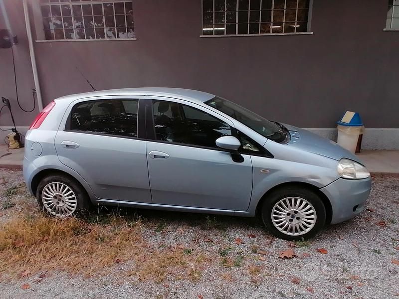 Blu Usata 2006 Fiat Grande Punto Dynamic Due volumi | 1000 € (Super prezzo) - Immagine 1/3
