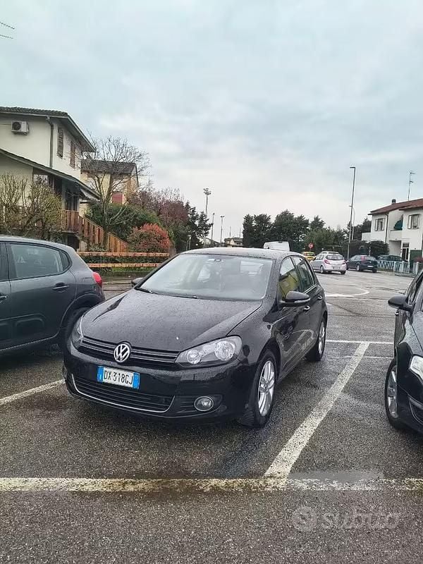 Usata VW Golf VI 122 CV (89 kW) 2010 Nero Utilitaria