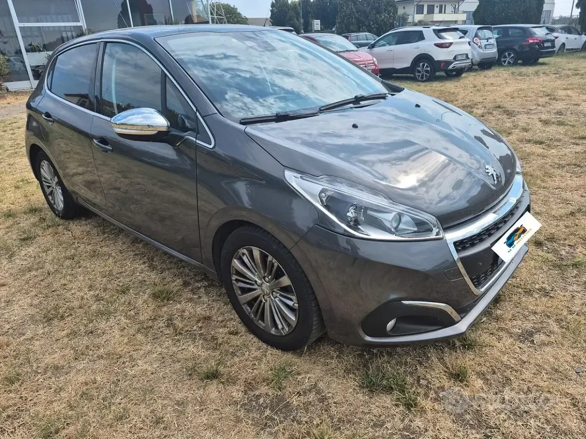 Usata Peugeot 208 Allure 110 CV (80 kW) 2019 Grigio Utilitaria