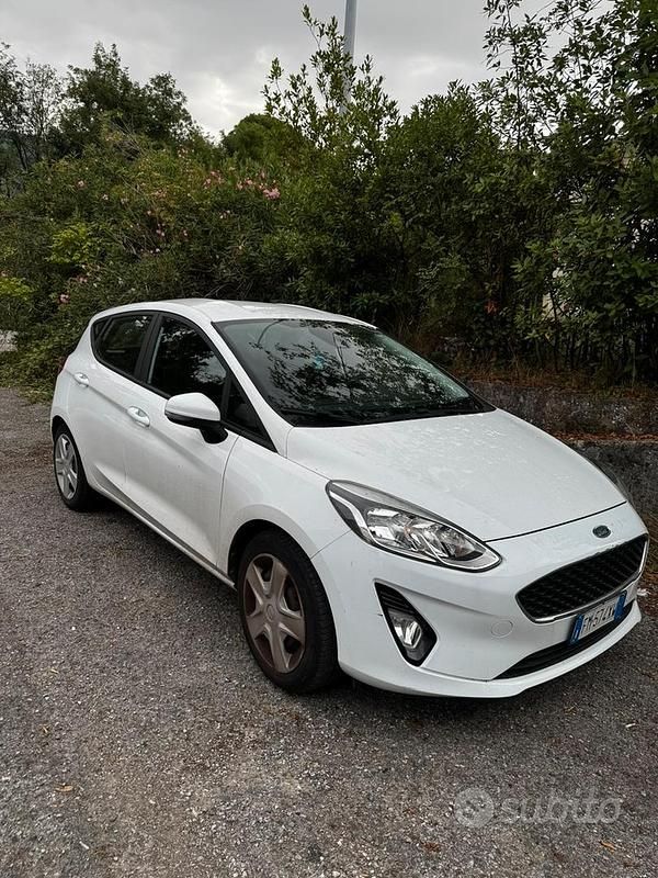 Usata Ford Fiesta 86 CV (63 kW) 2018 Bianco Utilitaria
