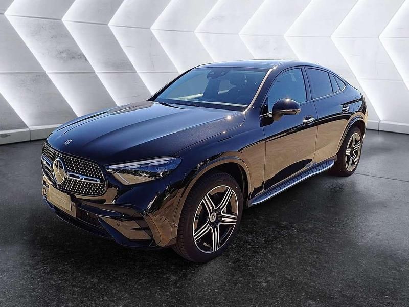Nero Nuova 2025 Mercedes GLC300e AMG Line Premium Coupé | 79.900 € (Buon prezzo) - Immagine 1/4