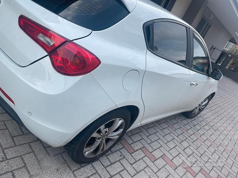 Usata Alfa Romeo Giulietta 2015 Bianco Utilitaria