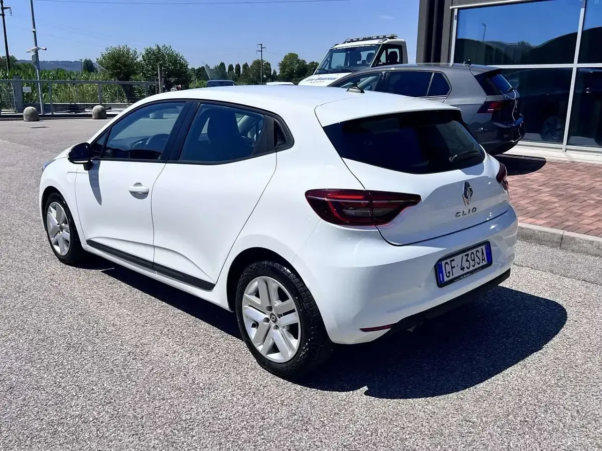 Usata Renault Clio Zen 90 CV (66 kW) 2021 Bianco Utilitaria