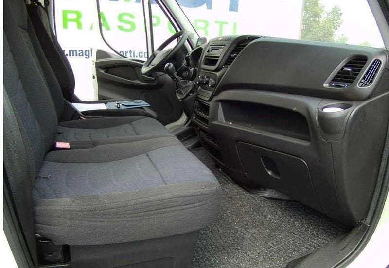 Usata Iveco Daily 160 CV (117 kW) 2017 Bianco Furgone