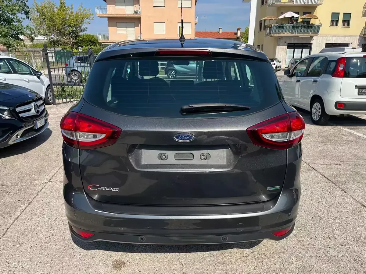 Usata Ford C-MAX Titanium 125 CV (91 kW) 2016 Grigio Monovolume