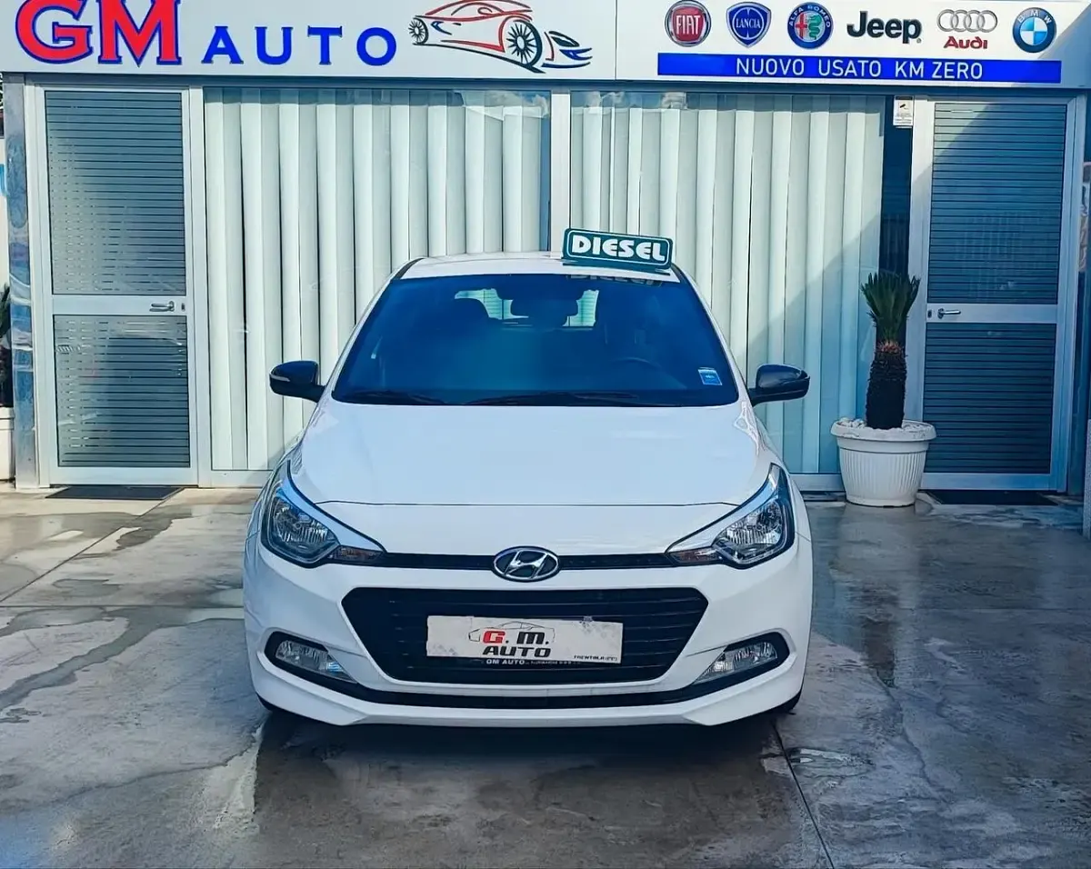 Usata Hyundai i20 GO! 74 CV (54 kW) 2019 Bianco Utilitaria