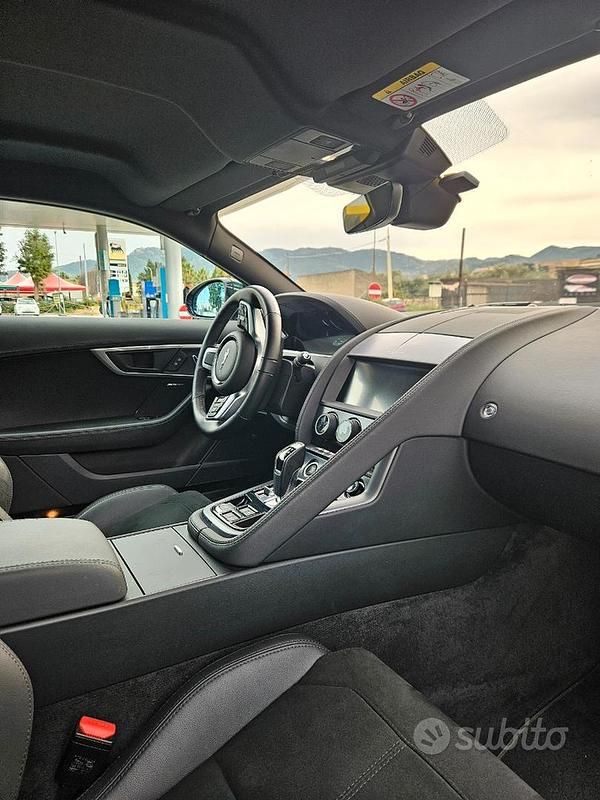 Usata Jaguar F-Type R-Dynamic 300 CV (220 kW) 2023 Verde Coupé