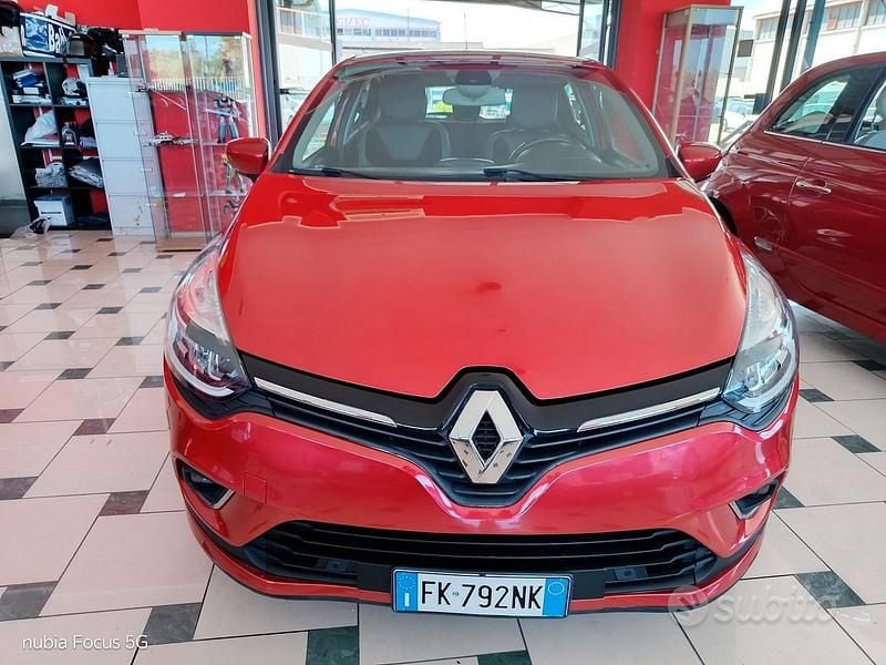 Usata Renault Clio IV 90 CV (66 kW) 2017 Arancione Berlina