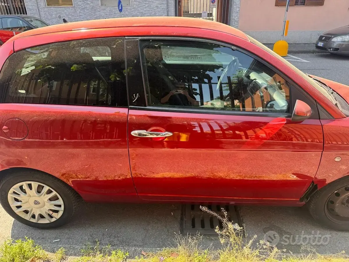 Usata Lancia Ypsilon 80 CV (58 kW) 2009 Rosso Utilitaria