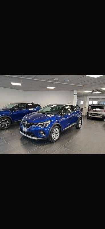 Usata Renault Captur Business 94 CV (69 kW) 2021 Blu/azzurro SUV