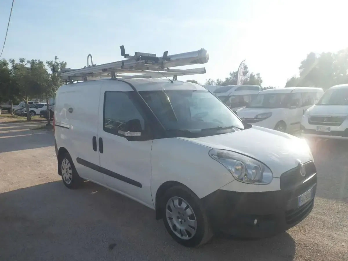 Usata Fiat Doblò 105 CV (77 kW) 2015 Bianco Monovolume