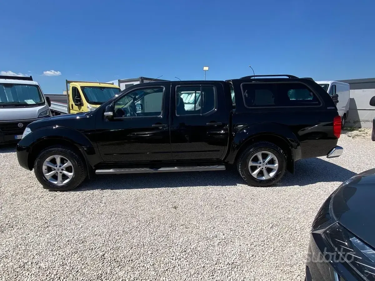 Usata Nissan Navara 190 CV (139 kW) 2012 Nero Pick-up