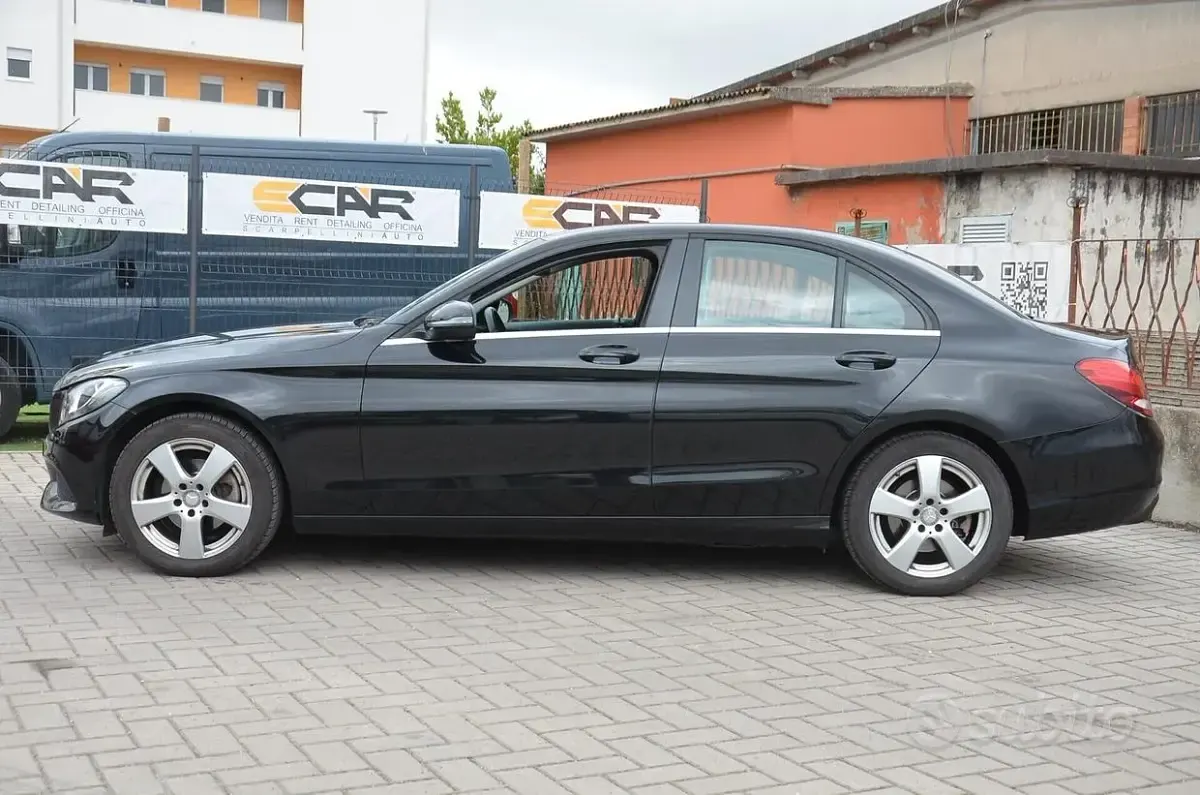 Usata Mercedes C180 Executive 116 CV (85 kW) 2016 Nero Berlina