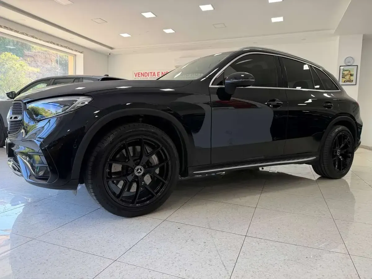 Usata Mercedes GLC200 AMG Line Premium Plus 204 CV (150 kW) 2023 Nero ossidiana metalizzato SUV