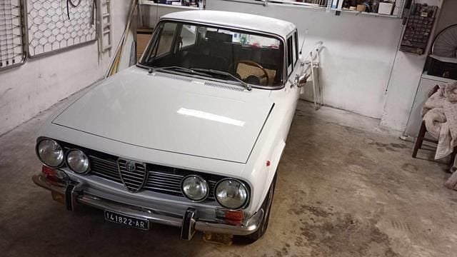 Usata Alfa Romeo 1750 112 CV (82 kW) 1970 Bianco Berlina