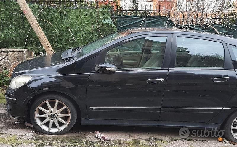 Usata Mercedes B200 2007 Nero Monovolume