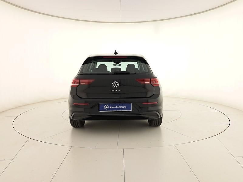 Usata VW Golf VIII Life 116 CV (85 kW) 2025 Grenadill black metallizzato Berlina
