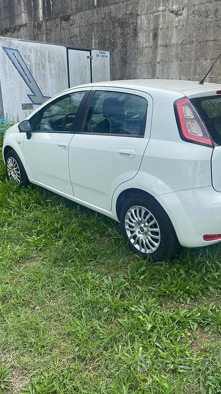 Usata Fiat Grande Punto 65 CV (47 kW) 2014 Bianco Utilitaria