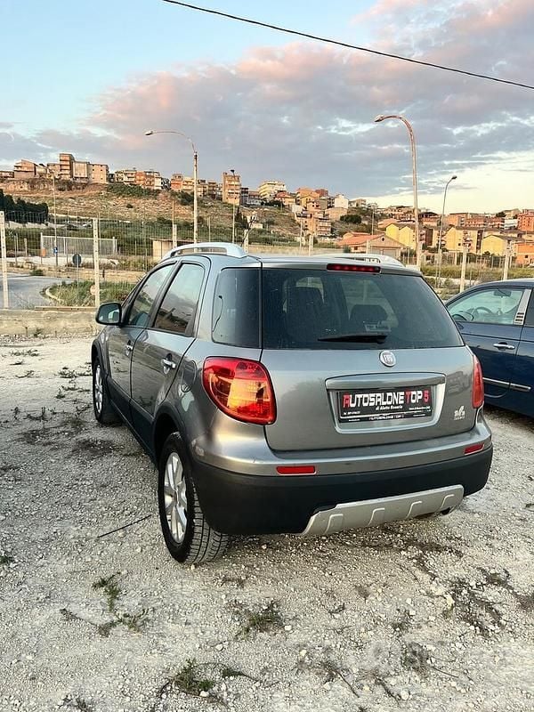 Usata Fiat Sedici Emotion 134 CV (98 kW) 2010 Grigio SUV