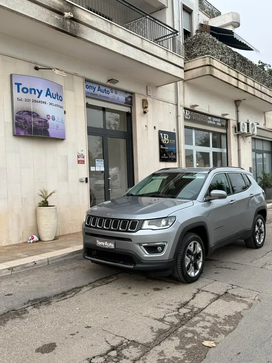Usata Jeep Compass Limited 140 CV (102 kW) 2018 Argento SUV