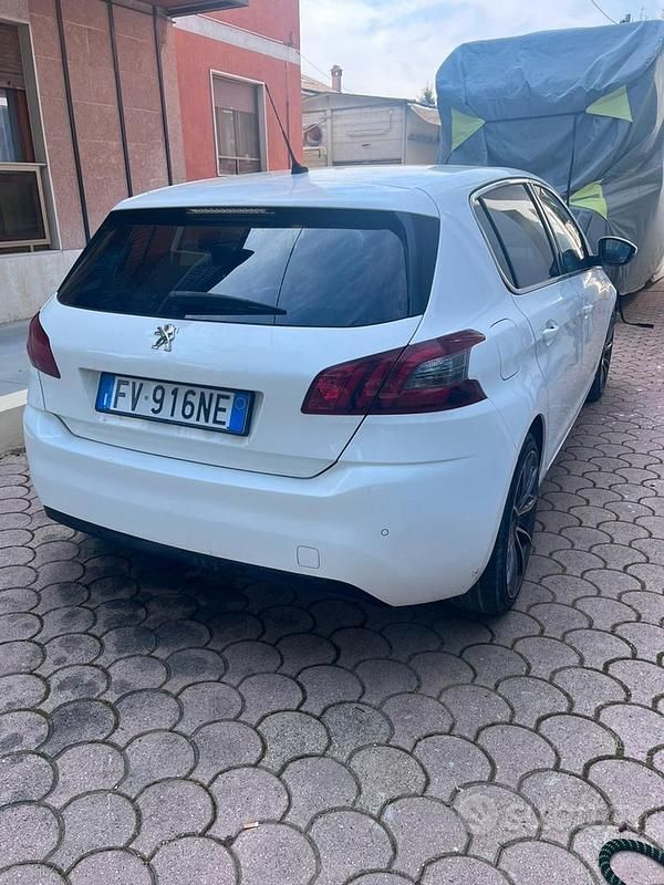 Occasion Peugeot 308 131 ch (96 kW) 2019 Blanc Berline