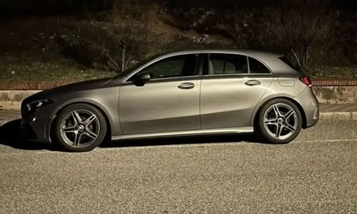 Usata Mercedes A180 Premium 116 CV (85 kW) 2019 Grigio Berlina
