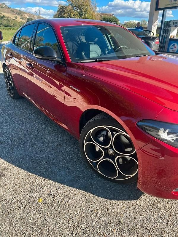 Usata Alfa Romeo Giulia Veloce 210 CV (154 kW) 2024 Rosso Berlina
