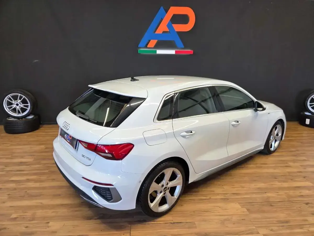 Usata Audi A3 S-Line 116 CV (85 kW) 2021 Bianco Berlina