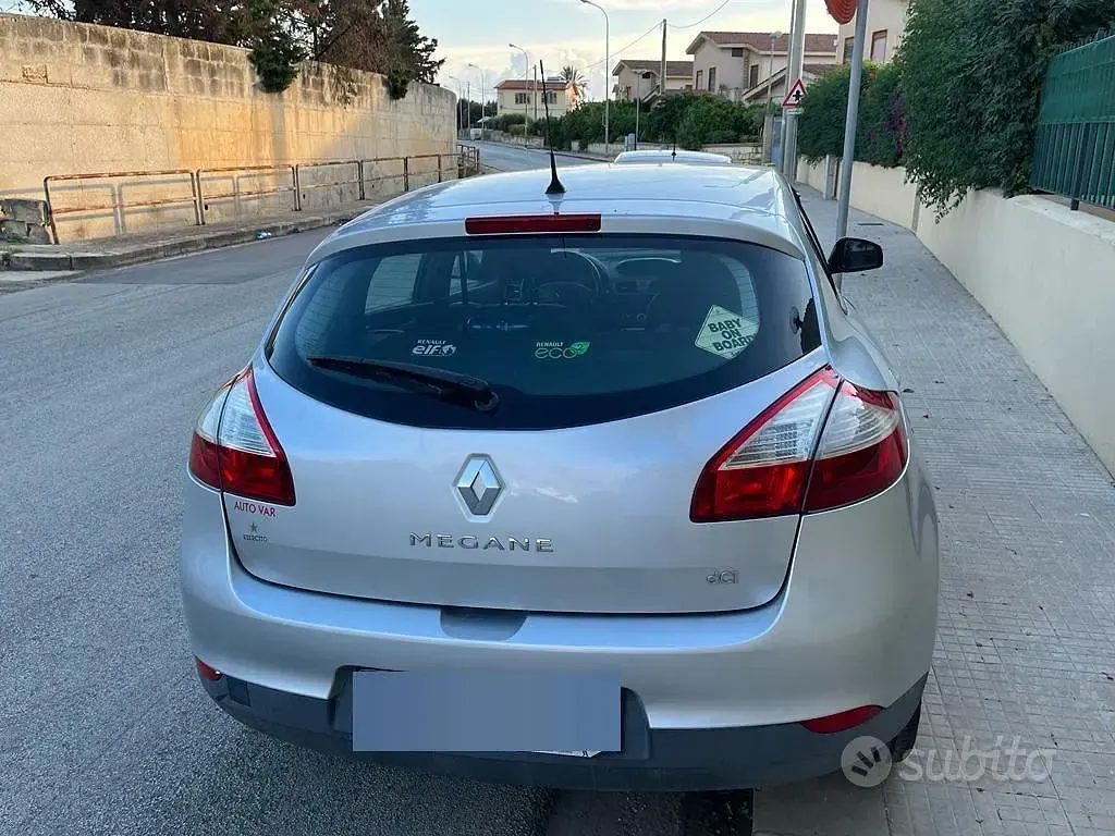 Usata Renault Mégane III 110 CV (80 kW) 2014 Grigio Berlina