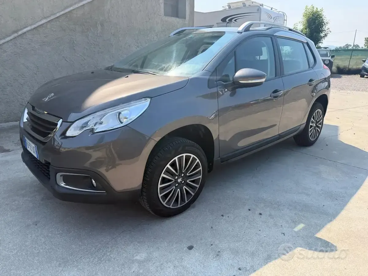 Usata Peugeot 2008 Active 82 CV (60 kW) 2015 Grigio SUV