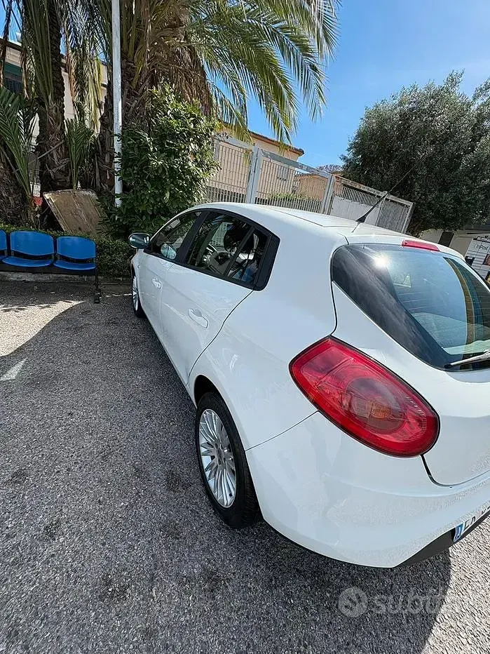 Usata Fiat Bravo 90 CV (66 kW) 2011 Bianco Utilitaria