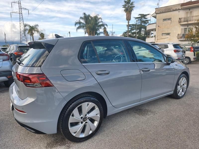Usata VW Golf VIII Style 149 CV (109 kW) 2022 Grigio Berlina