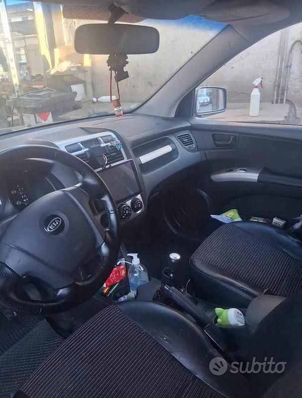 Usata Kia Sportage 2006 Grigio SUV